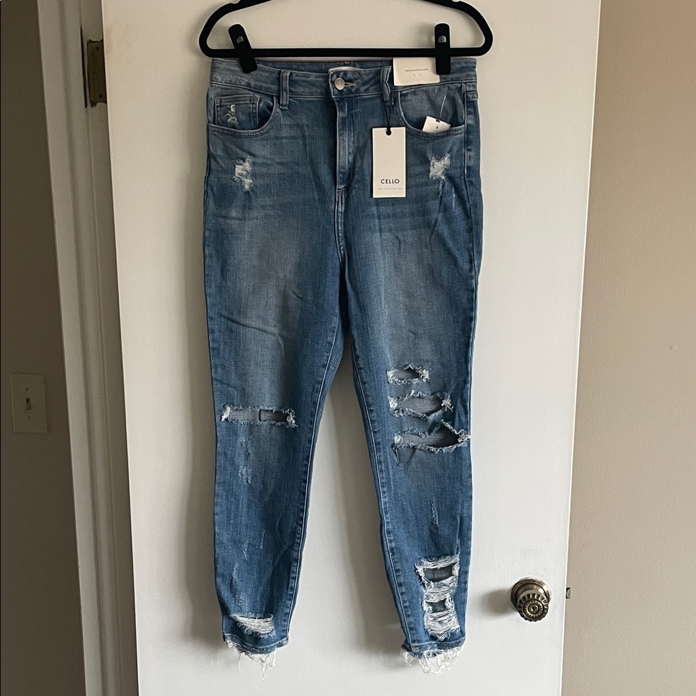 Cello Women's Light Blue Distressed Ankle Jeans